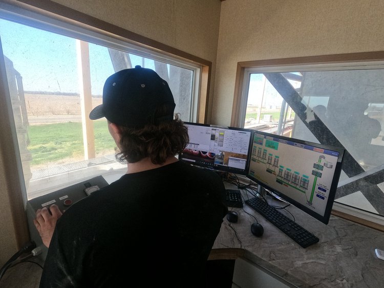 Liquid & Dry Agronomy Automation